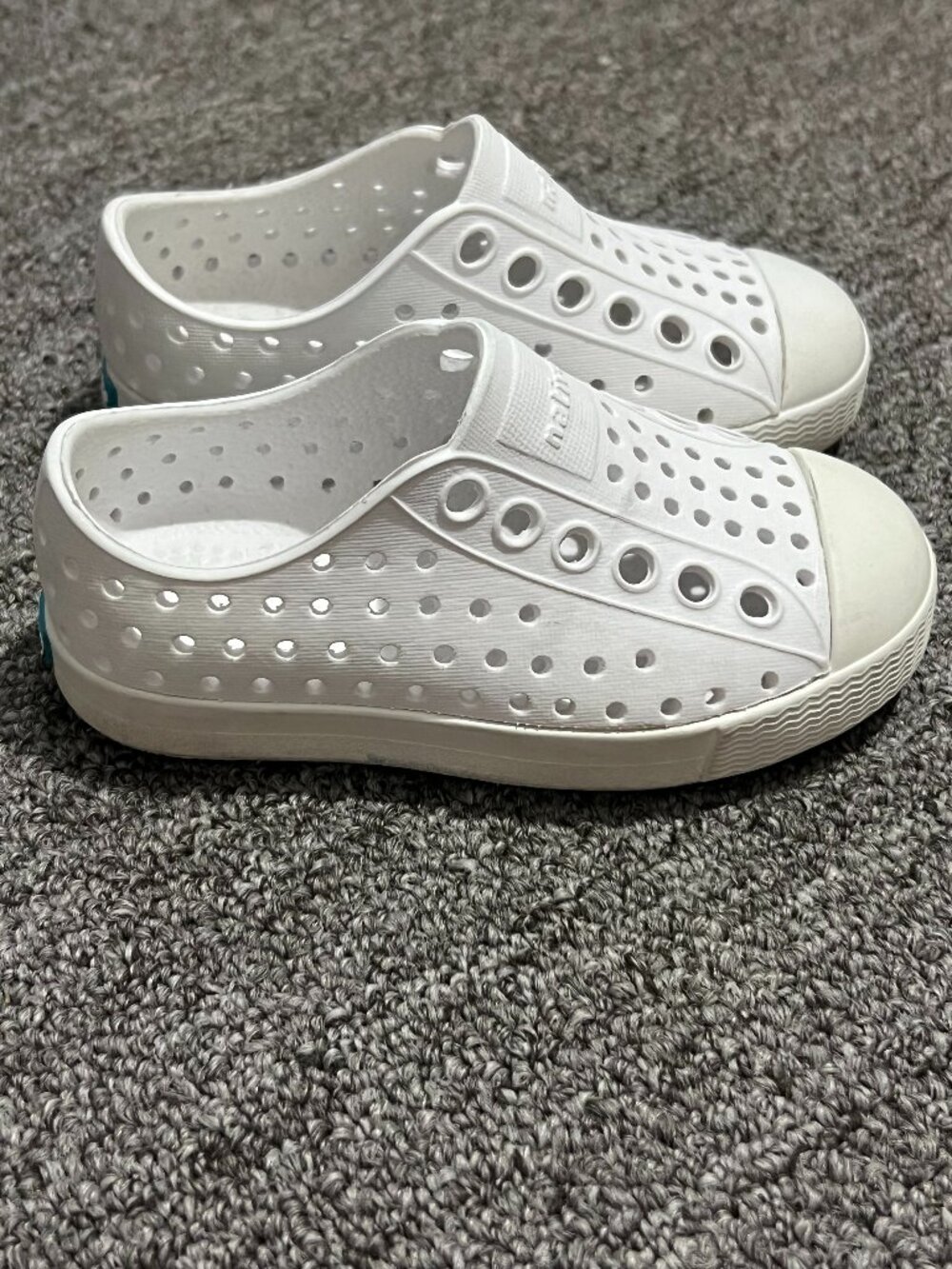 Natives Baby Toddler C5 White Outdoor Water Perforated - Picture 1 of 4